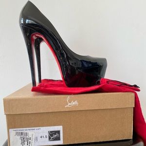 Christian Louboutin platform pump